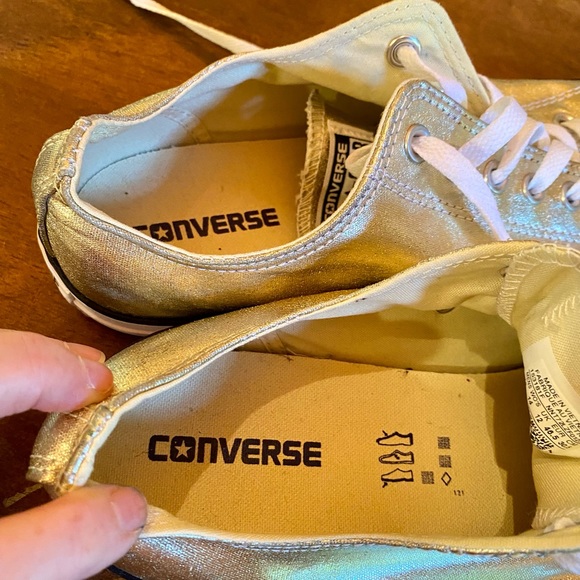 ⭐️CONVERSE METALLIC GOLD CTAS OX LOW TOP SNEAKER⭐️ - Picture 5 of 10